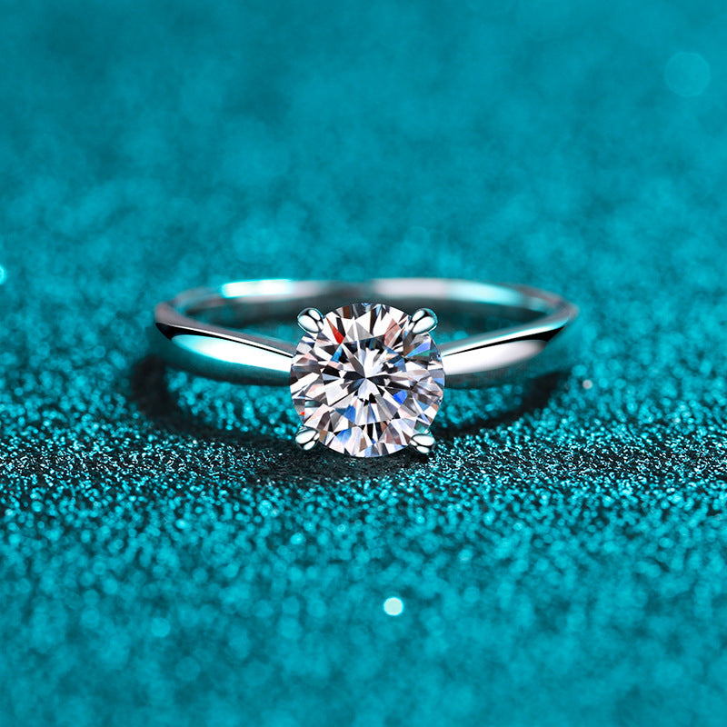 Round cut Moissanite Ring in 925 Sterling Silver 0.5ct 1ct 2ct