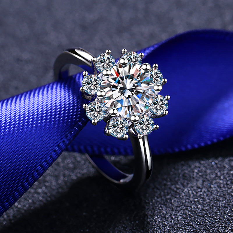 Round cut Moissanite Ring in 925 Sterling Silver 1ct