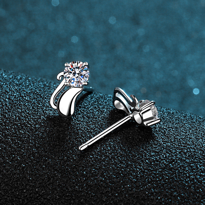 Round cut Moissanite Earrings in 925 Sterling Silver 0.6ct