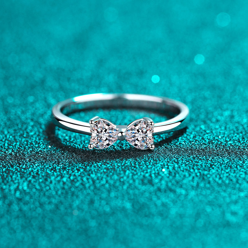 Heart cut Moissanite Ring in 925 Sterling Silver 0.6ct