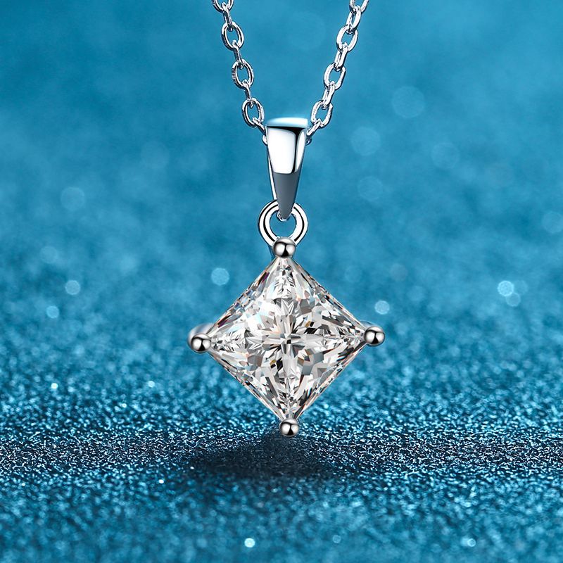 Moissanite Necklaces in 925 Sterling Silver 1ct 2ct