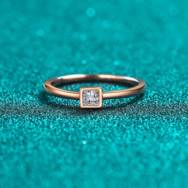 Moissanite Ring in 925 Sterling Silver