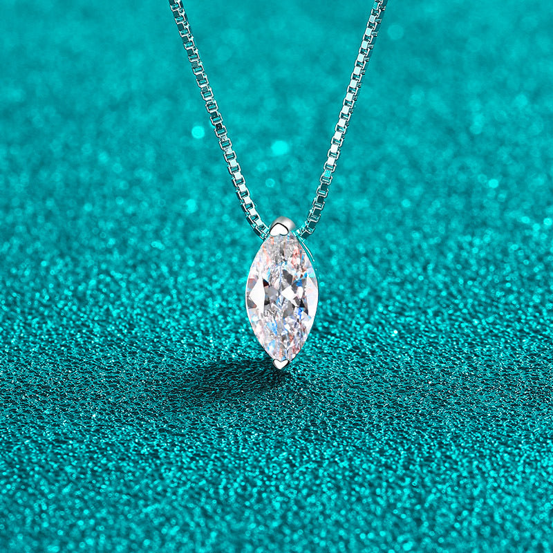 Moissanite Necklaces in 925 Sterling Silver 1ct