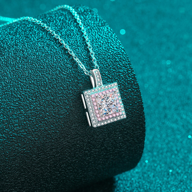 Moissanite Necklaces in 925 Sterling Silver 1ct