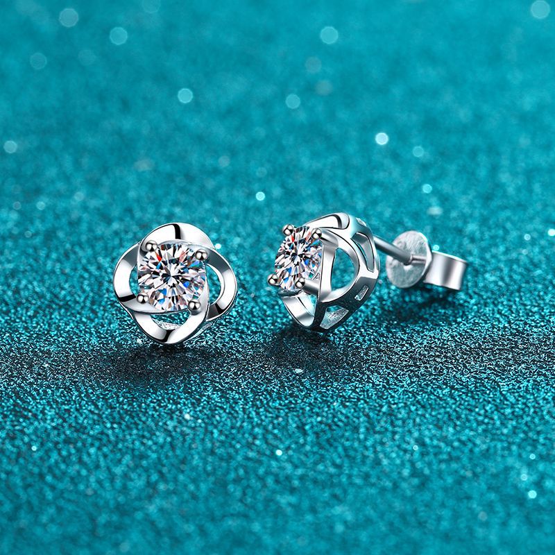 Round cut Moissanite Earrings in 925 Sterling Silver 0.6ct 1ct