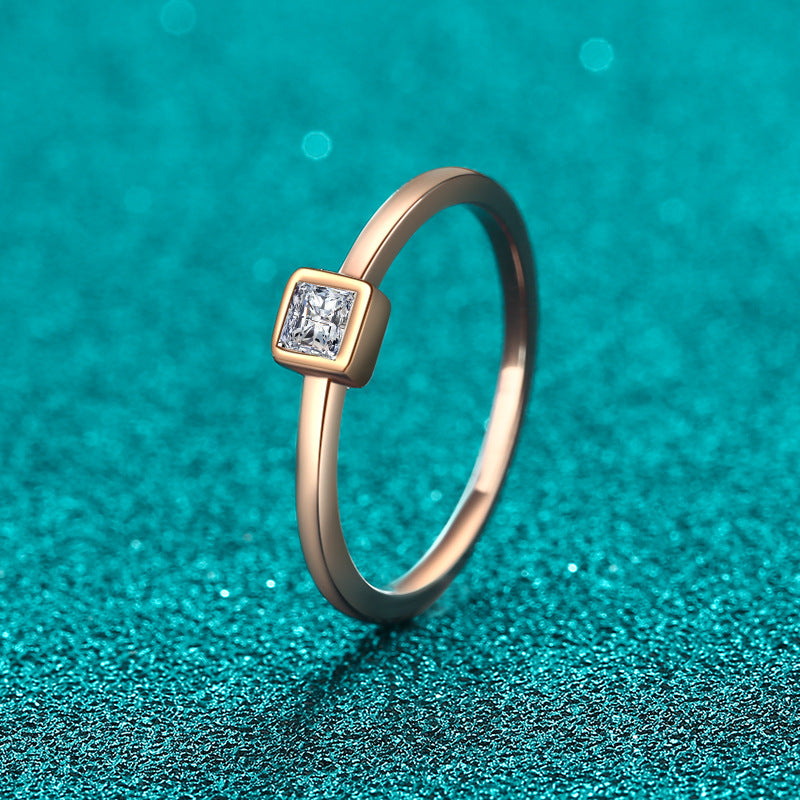 Moissanite Ring in 925 Sterling Silver