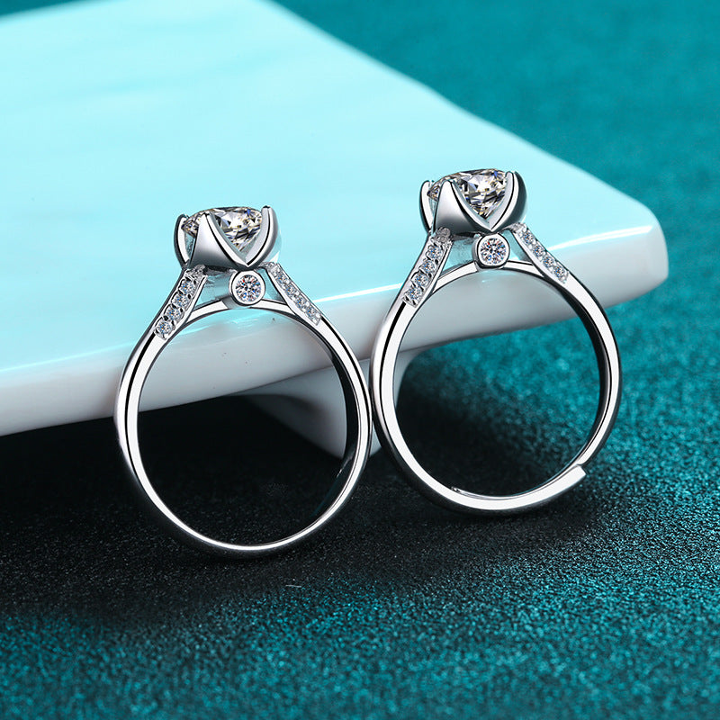Round cut Moissanite Ring in 925 Sterling Silver 1ct