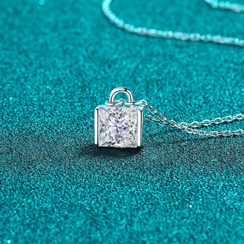 Moissanite Necklaces in 925 Sterling Silver 2ct