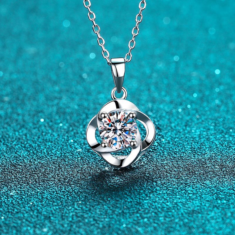 Moissanite Necklaces in 925 Sterling Silver 1ct