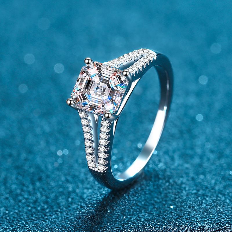 Asscher cut Moissanite Ring in 925 Sterling Silver 2ct