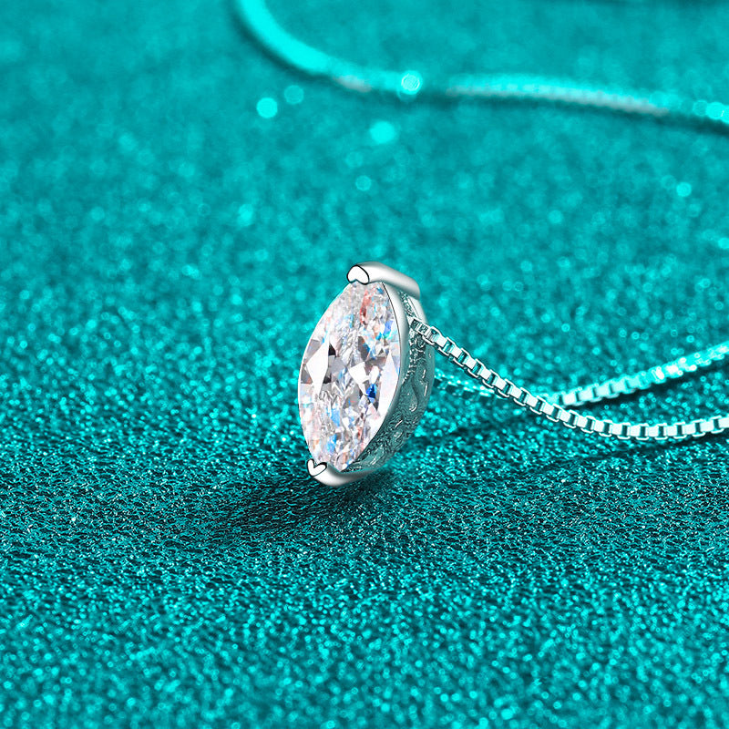 Moissanite Necklaces in 925 Sterling Silver 1ct