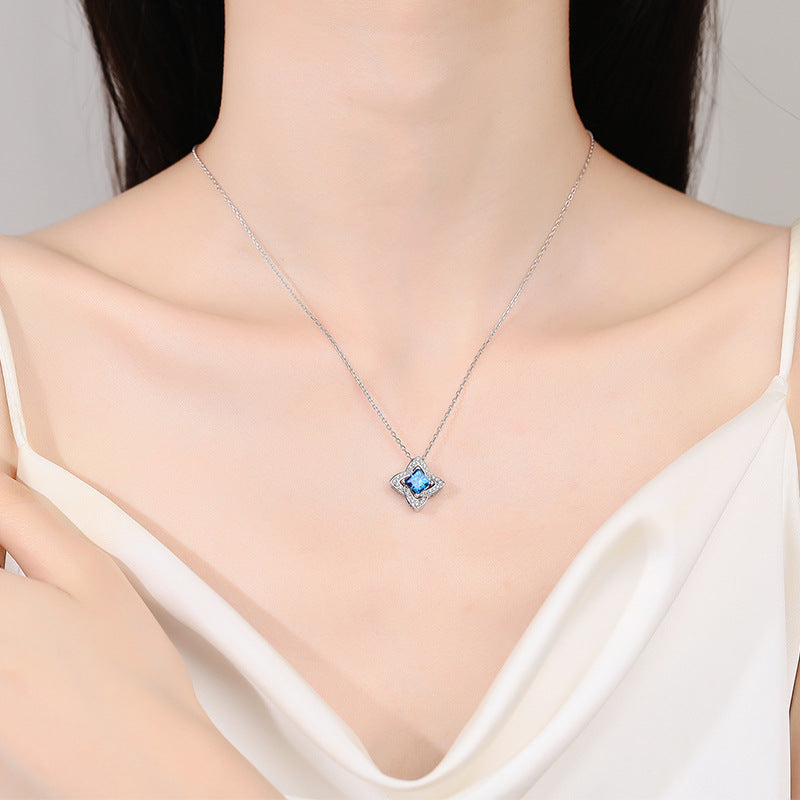 Moissanite Necklaces in 925 Sterling Silver 1ct