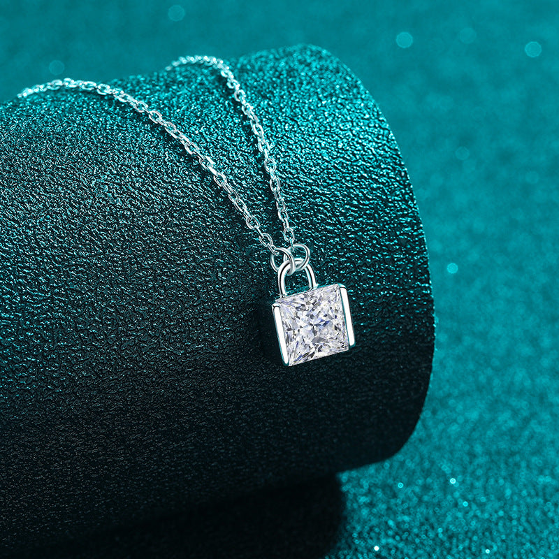 Moissanite Necklaces in 925 Sterling Silver 2ct