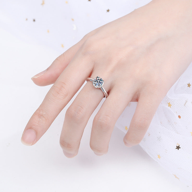 Round cut Moissanite Ring in 925 Sterling Silver 1ct