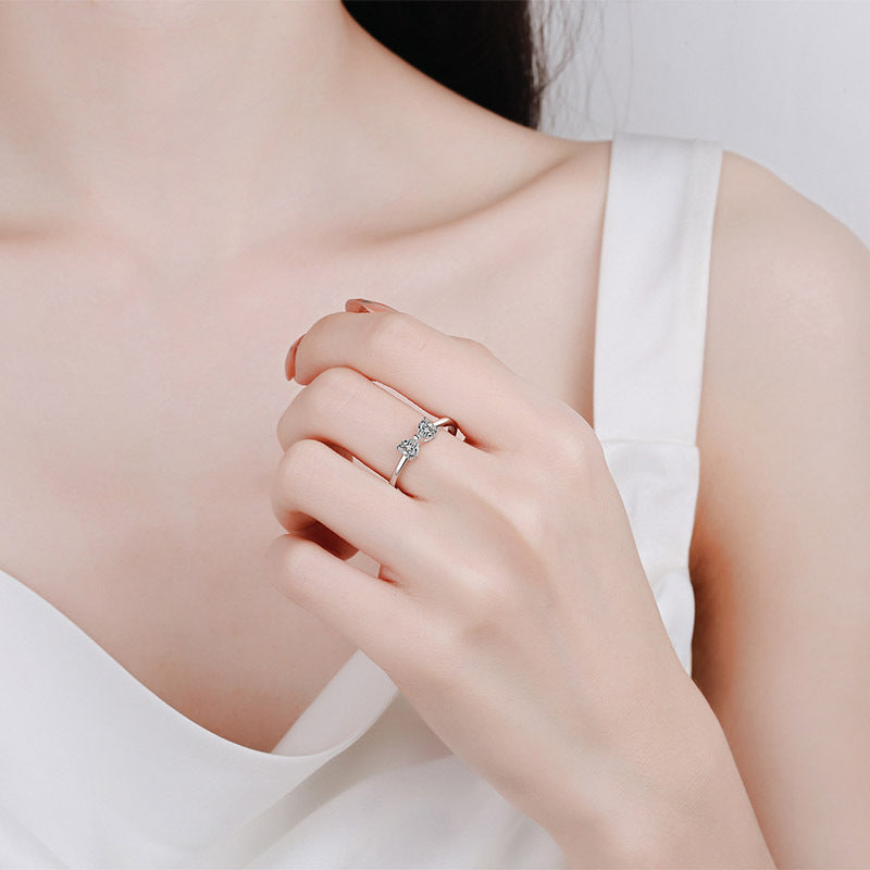 Heart cut Moissanite Ring in 925 Sterling Silver 0.6ct