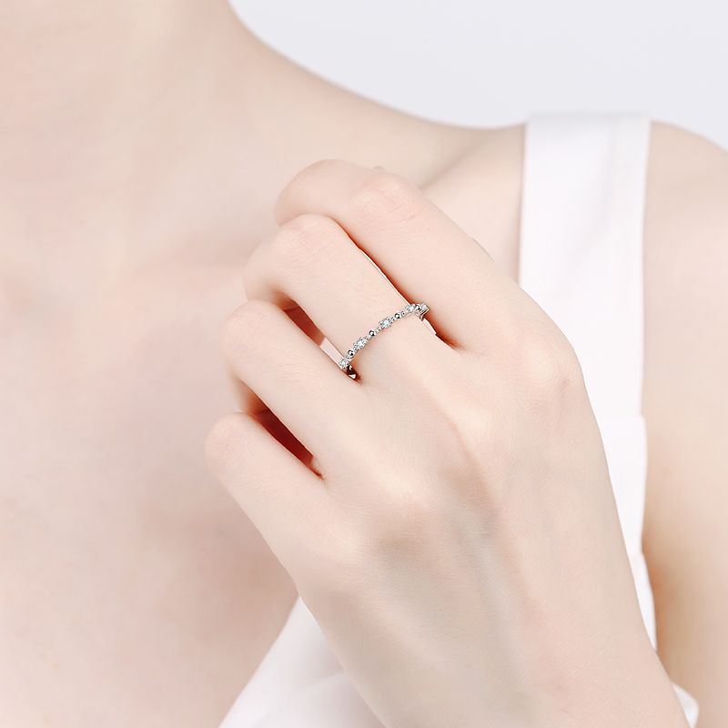 Moissanite Ring in 925 Sterling Silver