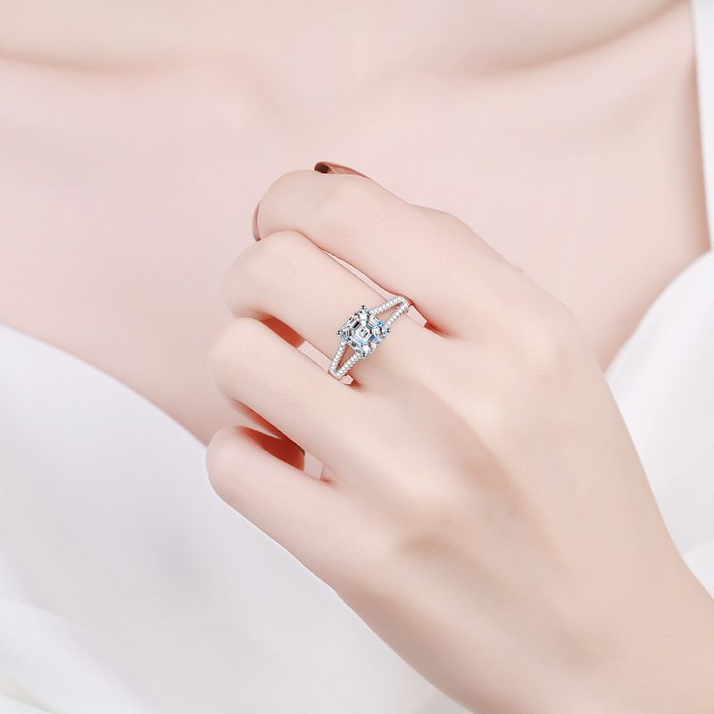 Asscher cut Moissanite Ring in 925 Sterling Silver 2ct