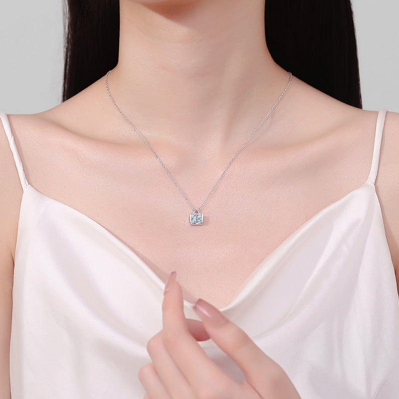 Moissanite Necklaces in 925 Sterling Silver 2ct