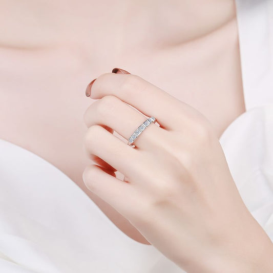 Moissanite Ring in 925 Sterling Silver