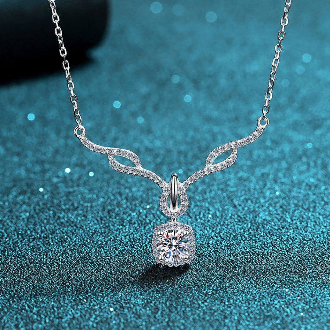 Moissanite Necklaces in 925 Sterling Silver 0.8ct