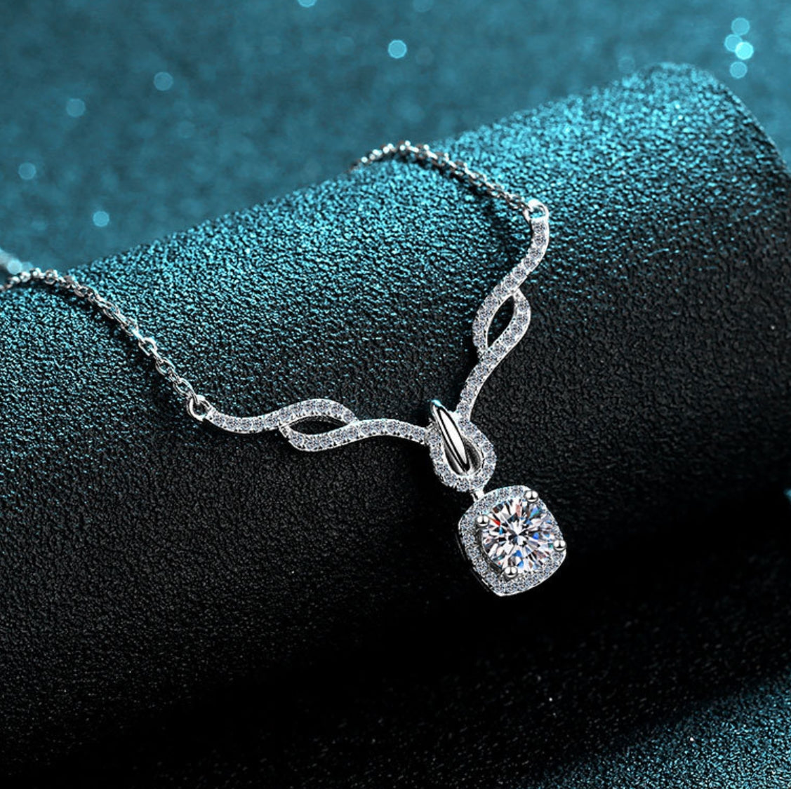 Moissanite Necklaces in 925 Sterling Silver 0.8ct