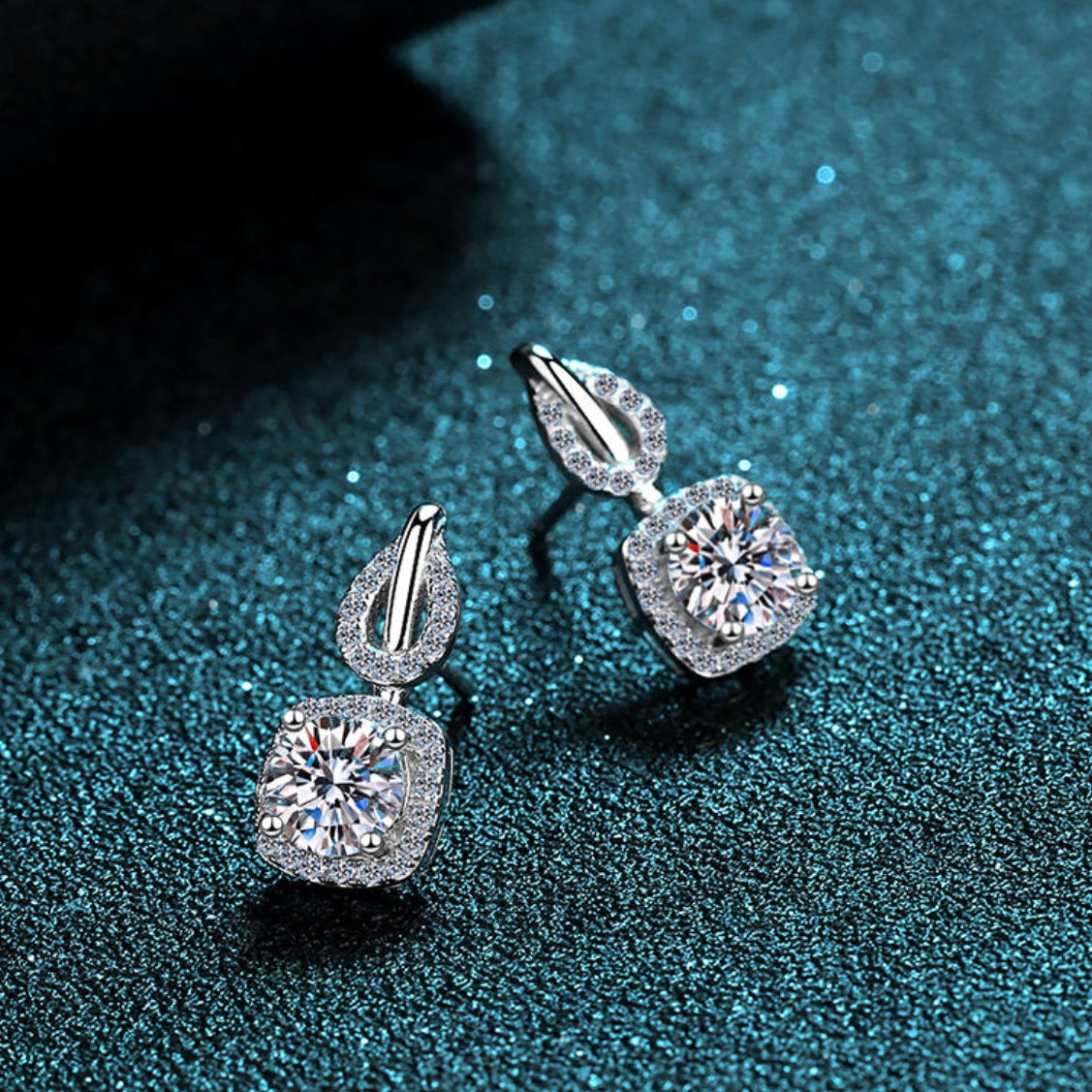 Round cut Moissanite Earrings in 925 Sterling Silver 1.6ct