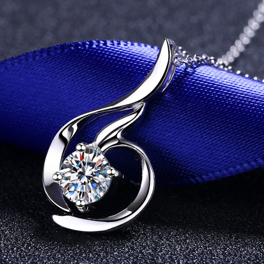 Moissanite Necklaces in 925 Sterling Silver 0.8ct