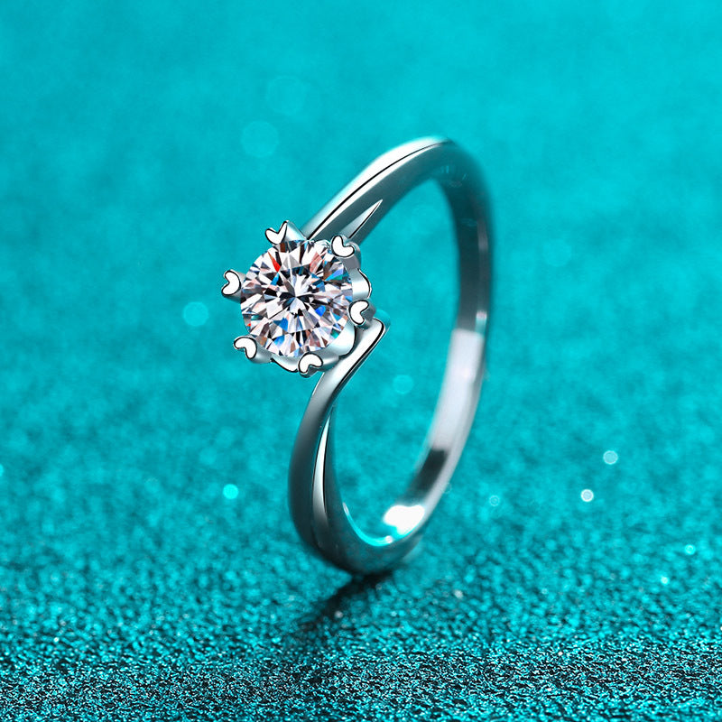 Round cut Moissanite Ring in 925 Sterling Silver 0.3ct 0.5ct