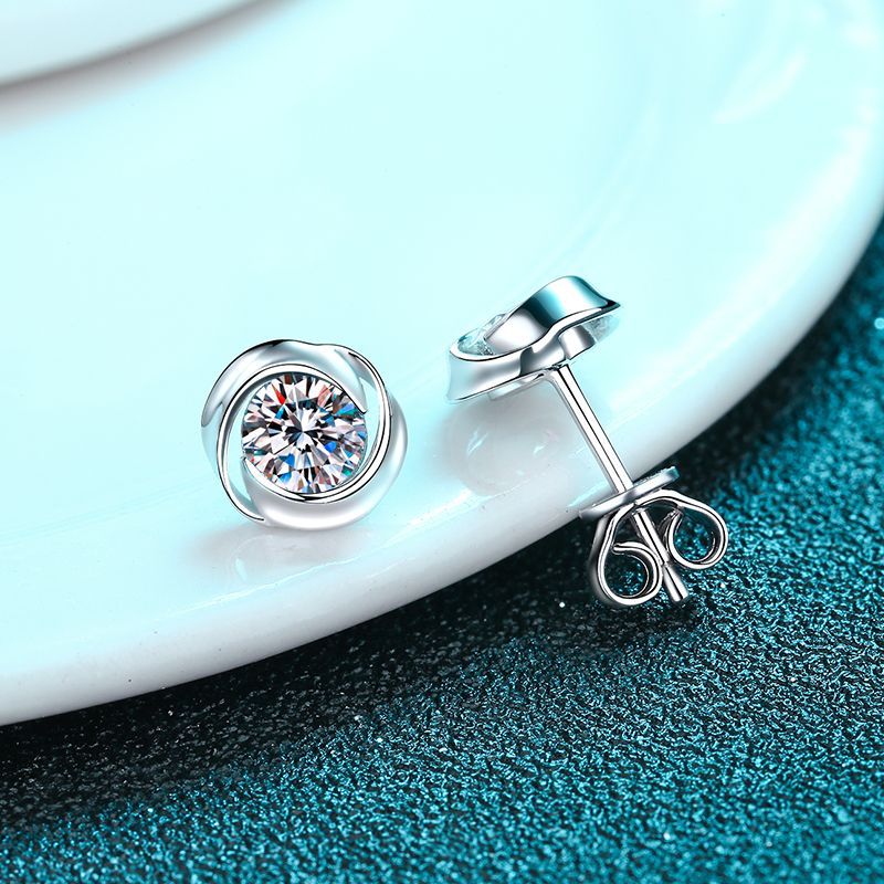 Round cut Moissanite Earrings in 925 Sterling Silver 0.6ct 1ct