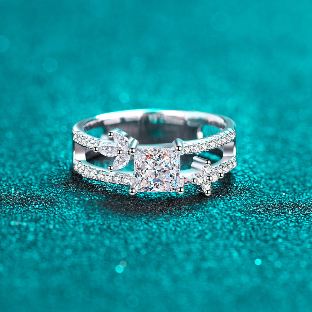Princess cut Moissanite Ring in 925 Sterling Silver 1ct