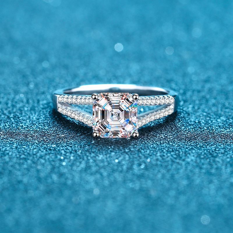 Asscher cut Moissanite Ring in 925 Sterling Silver 2ct