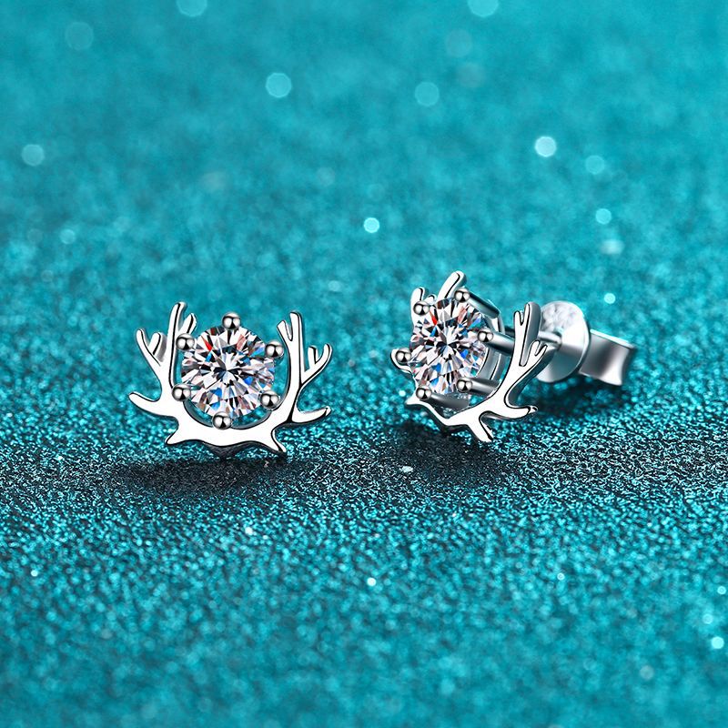 Round cut Moissanite Earrings in 925 Sterling Silver 1ct