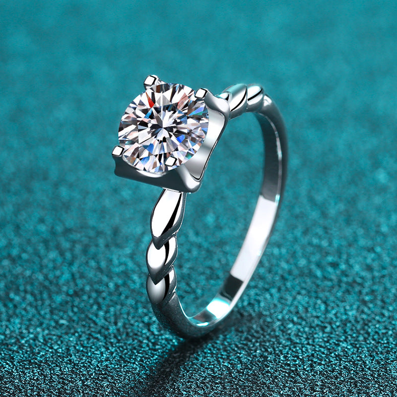 Round cut Moissanite Ring in 925 Sterling Silver 0.5ct