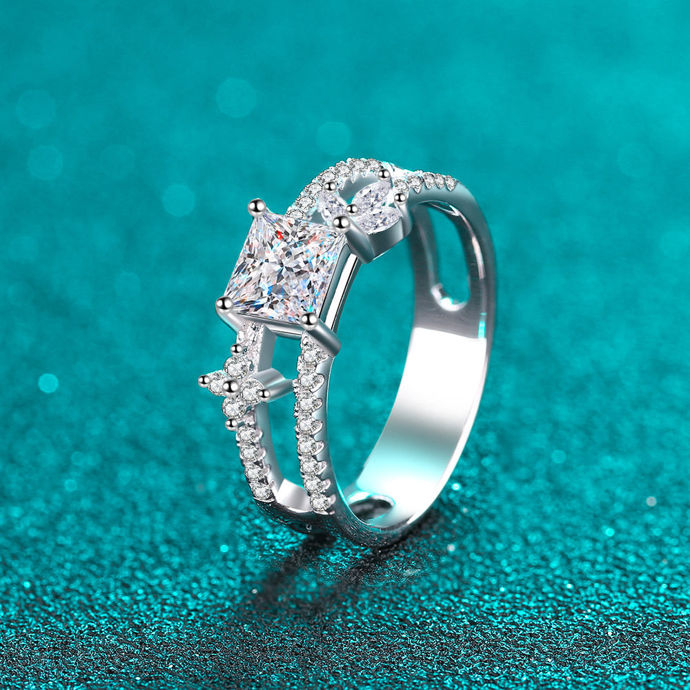 Princess cut Moissanite Ring in 925 Sterling Silver 1ct