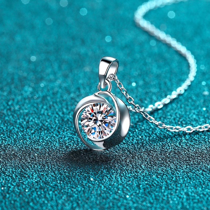 Moissanite Necklaces in 925 Sterling Silver 1ct