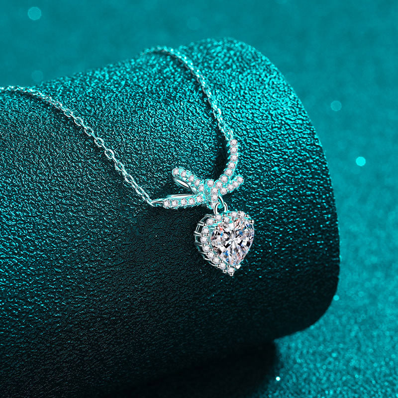 Moissanite Necklaces in 925 Sterling Silver 1ct