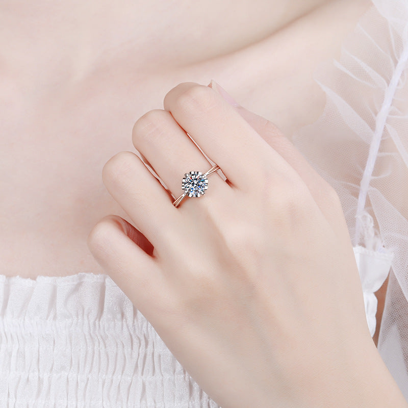 Round cut Moissanite Ring in 925 Sterling Silver 1 ct