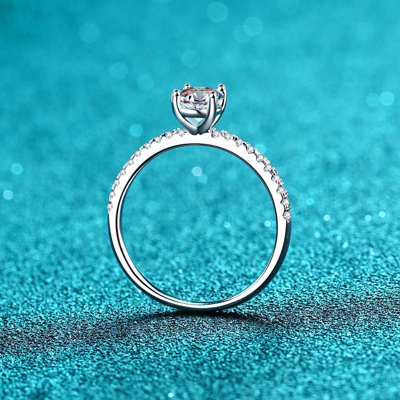 Oval cut Moissanite Ring in 925 Sterling Silver 1ct 2ct