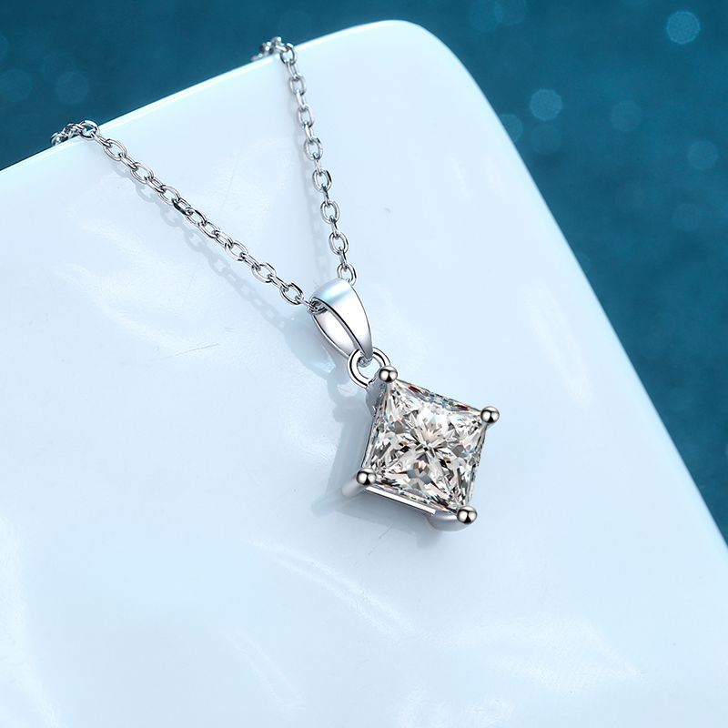 Moissanite Necklaces in 925 Sterling Silver 1ct 2ct