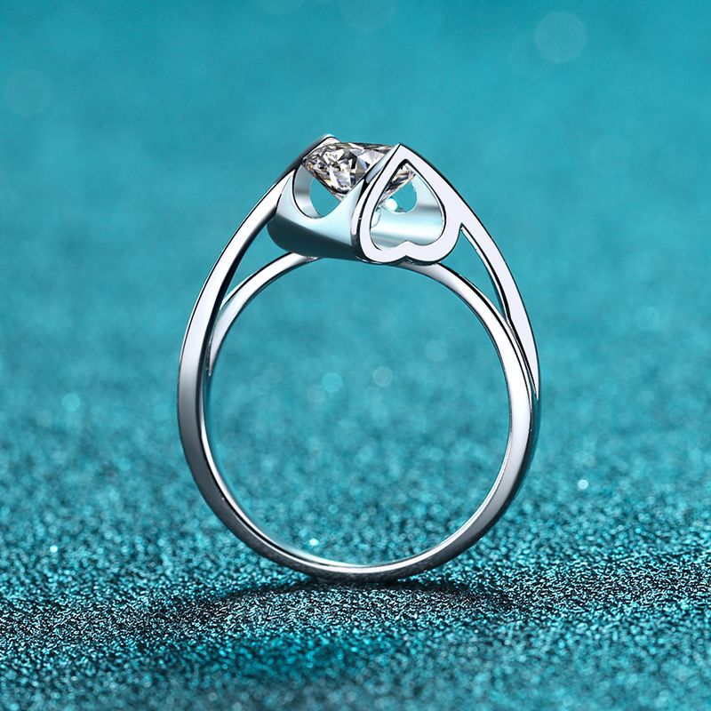 Round cut Moissanite Ring in 925 Sterling Silver 0.5ct 1ct