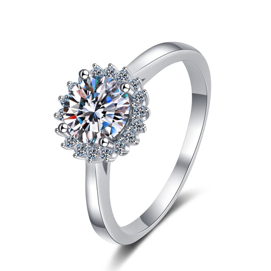 Round cut Moissanite Ring in 925 Sterling Silver 1ct