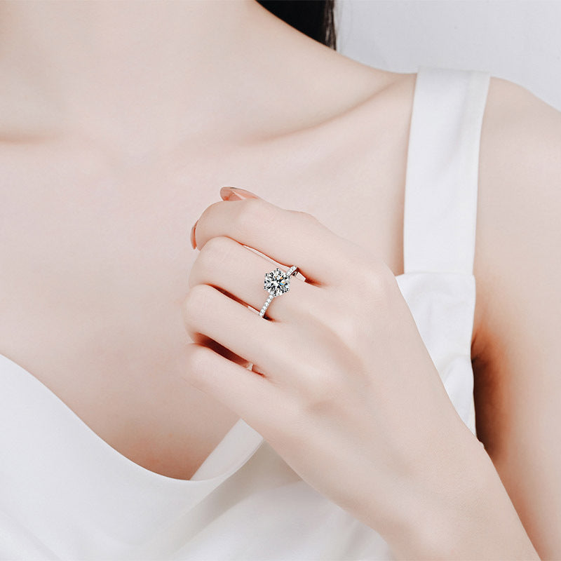 Round cut Moissanite Ring in 925 Sterling Silver 2ct