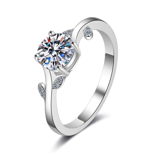 Round cut Moissanite Ring in 925 Sterling Silver 1ct