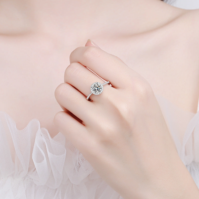 Round cut Moissanite Ring in 925 Sterling Silver 0.5ct 1ct 2ct