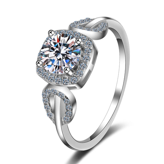 Round cut Moissanite Ring in 925 Sterling Silver 1ct