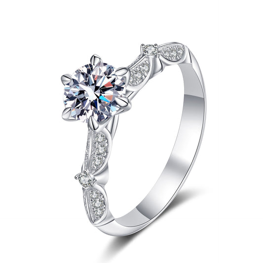 Round cut Moissanite Ring in 925 Sterling Silver 1ct