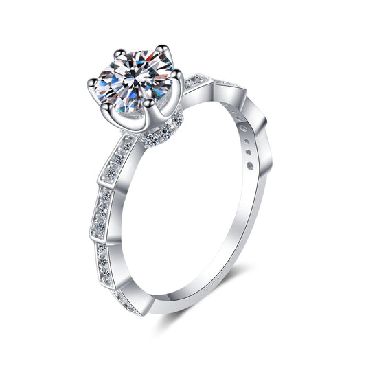 Round cut Moissanite Ring in 925 Sterling Silver 0.5ct 1ct 2ct