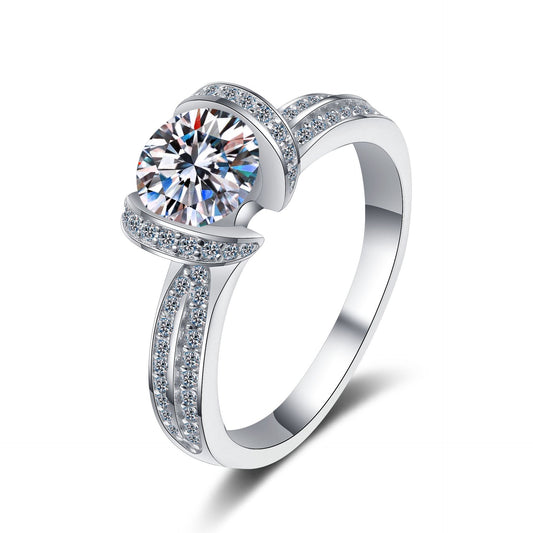 Round cut Moissanite Ring in 925 Sterling Silver 1ct