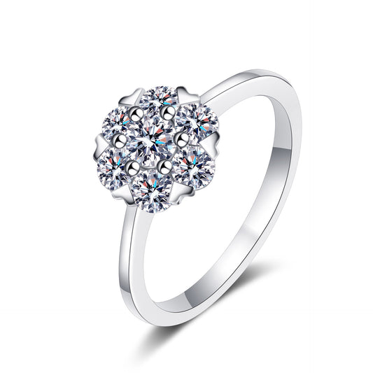 Round cut Moissanite Ring in 925 Sterling Silver 0.8ct