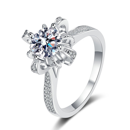 Round cut Moissanite Ring in 925 Sterling Silver 1ct